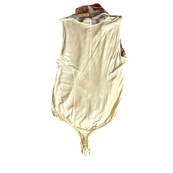 BeBe Deep V Floral + Cream Bodysuit - Picture 2 of 7